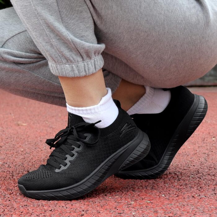 Жіночі спортивні кросівки для бігу та повсякденного носіння. Легкі, дихаючі, чорні (38 EU)