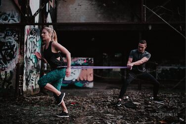Фітнес-стрічка Sporttrend 24, еспандер, зелений, 104 см, опір 22,6-58,9 кг, для силових і мобільних вправ