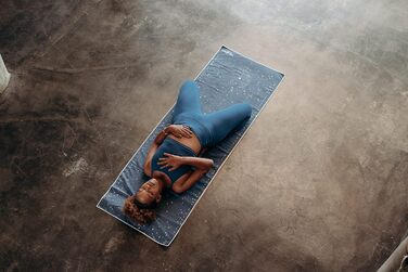 Рушник для йоги Hot Yoga від Yoga Design Lab | Нековзкий, легкий, з переробленої мікрофібри, швидковисихаючий, для гарячої йоги, спорту, подорожей (Celestial)