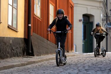 Самокат STIGA Air Scooter для міста, сталевий каркас, ручне гальмо, алюмінієві диски, регульований кермо, для дітей від 7 років, вантажопідйомність 100 кг