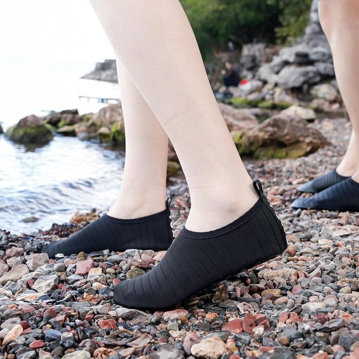 Водні черевики JOTO для жінок, чоловіків та дітей, унісекс. Швидка сушка, пляжні черевики, аквашузи, плавальні черевики, серфінги, босі черевики. Розмір 38/39 EU, чорний колір