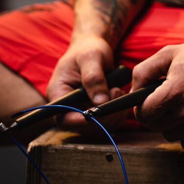 Скакалка Earwaves Dash – швидкісна зі смолою, самоналаштуванням і всенапрямними підшипниками