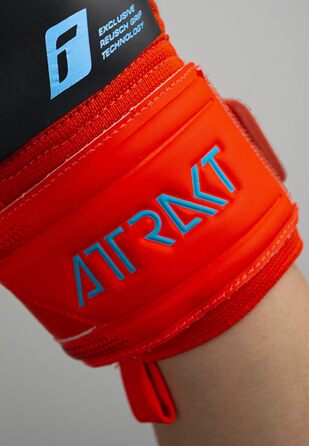 Воротарські рукавички Reusch Attrakt Freegel Silver з відмінним зчепленням і внутрішнім швом