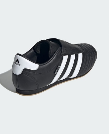 Кросівки Adidas Originals Taekwondo, чорні, JQ4775, р. 40 2/3