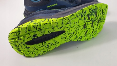 Чоловічі спортивні кросівки New Balance MTNTRLB5, розмір 45