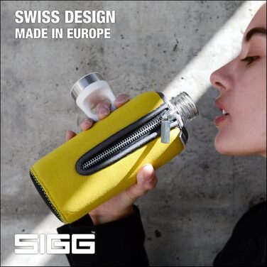 SIGG Stella пляшка для води 0.5 л, скляна, з неопреновим чохлом, без шкідливих речовин, герметична, сучасний дизайн