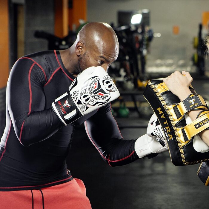Боксерські рукавички Mytra Fusion 10oz-16oz для MMA, Муай Тай, кікбоксингу, тренувань та спарингів, чоловічі та жіночі, чорні/білі