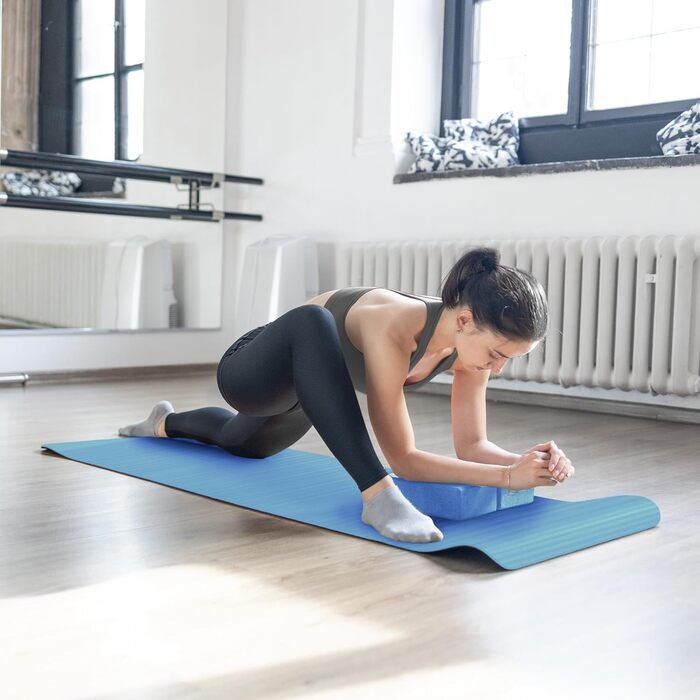 Набір для йоги BalanceFrom GoYoga 7 в 1: килимок 1/2'' з ременем, 2 блоки, рушник для килимка, рушник для рук, ремінь, наколінник, синій