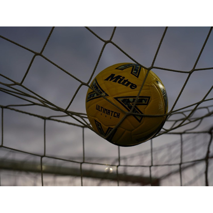 Футбольний м'яч Mitre Ultimatch – жовто-чорний, розмір 5, покращений контроль