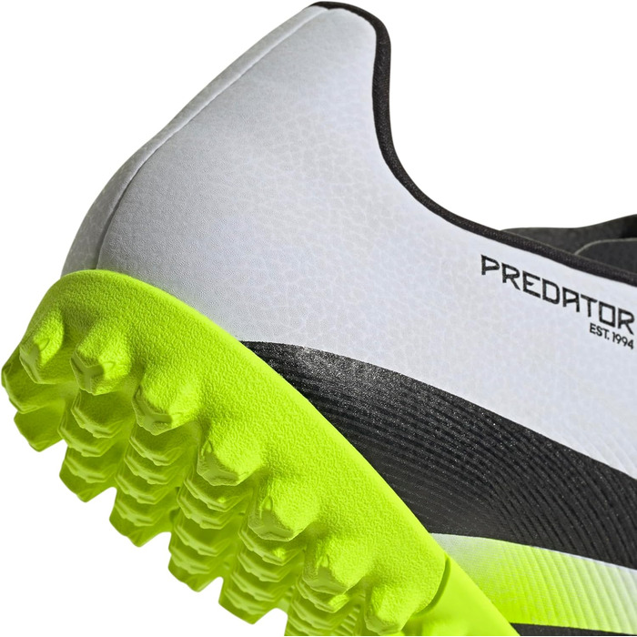 Футбольні бутси adidas Predator Club Turf для унісекс (46 2/3 EU, білий/чорний/лимонний)