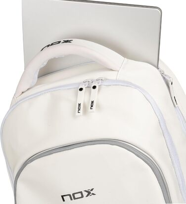 Рюкзак для падел-тенісу NOX Pro Series 28л: захист ракетки та ноутбука, вентильоване відділення для взуття, білий