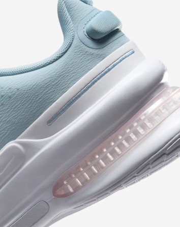 Жіночі кросівки Nike Air Zoom Upturn SC, р. 44,5 — зручне та стильне спортивне взуття