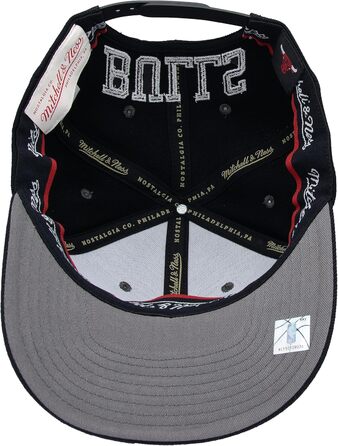 Кепка Mitchell & Ness Chicago Bulls Classic Red Snapback, чорна, універсальний розмір