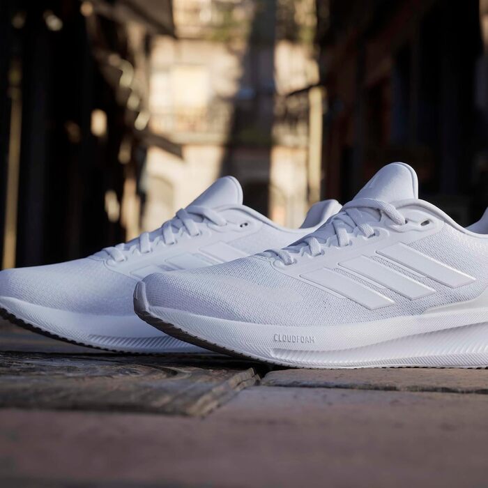 Жіночі кросівки для бігу adidas Runfalcon 5 Cloud White — білі, з амортизацією Cloudfoam та дихаючою сіткою, розмір 39 1/3 EU