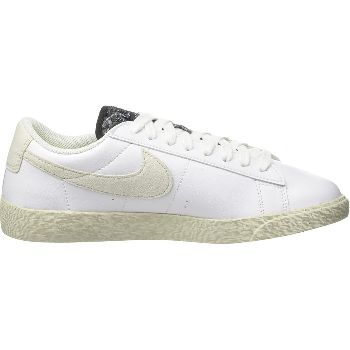 Кросівки Nike Dj0292 для жінок, 37.5 EU, білий та чорний кольори