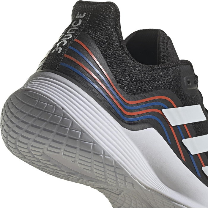 Волейбольне взуття Adidas Novaflight для чоловіків (41 1/3 EU, чорний/білий/червоний)