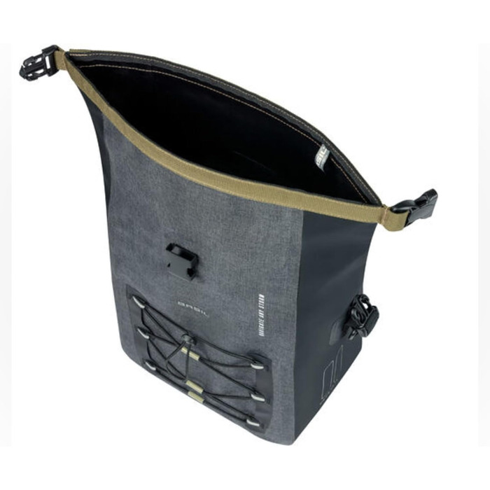 Велосипедна сумка Basil Navigator Waterproof M, чорна, 100% водонепроникна (IPX3)