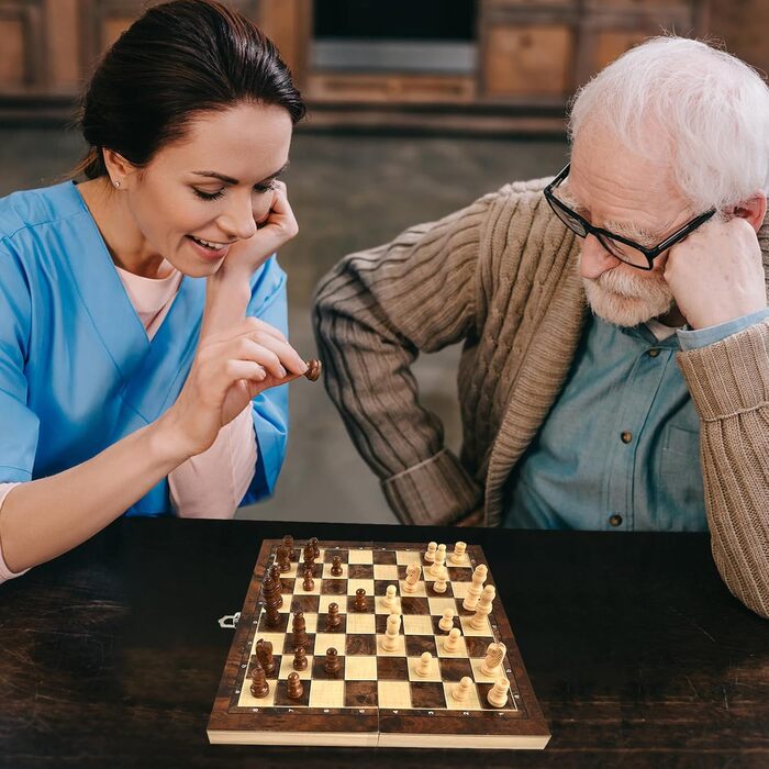 Шаховий набір дерев'яний 3 в 1 з шахами, шашками та настільною грою, преміум-якість, складаний, для дітей та дорослих, 24 см