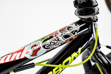 BMX велосипед Karbon Stickerbomb 20