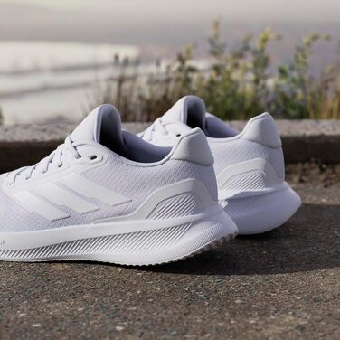 Жіночі кросівки для бігу adidas Runfalcon 5 Cloud White — білі, з амортизацією Cloudfoam та дихаючою сіткою, розмір 39 1/3 EU