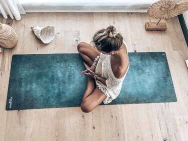 Йога-мат Yoga Design Lab Combo 3.5 мм, нековзкий, натуральний каучук, рушник, для інтенсивних тренувань, з ременем, зелений Aegean