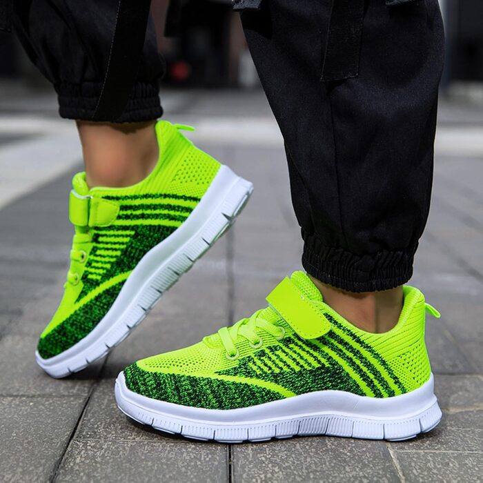 Дитячі спортивні кросівки для хлопчиків та дівчаток - універсальні, зручні, з підошвою з товстим шаром, антиковзаючі, на липучці, зелені, розмір 30 EU (2024)