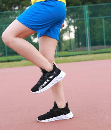 Дитячі кросівки для бігу: легкі, дихаючі, чорно-білі (34 EU)