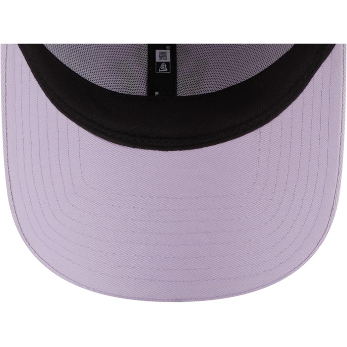Шапка New Era New York Yankees жіноча з помпоном, колір фіолетовий