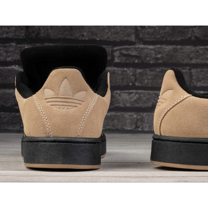 Жіночі спортивні кросівки Adidas, розмір 37 1/3