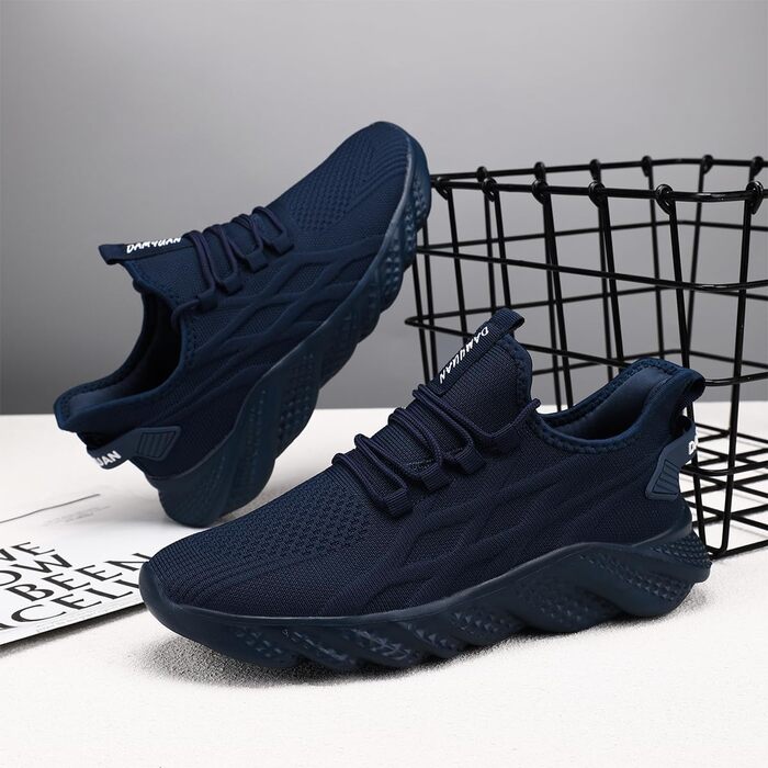Чоловічі спортивні кросівки для бігу, тенісу, джогінгу та ходьби. Легкі, дихаючі, для вуличної активності та фітнесу. Розмір 46 EU, колір темно-синій