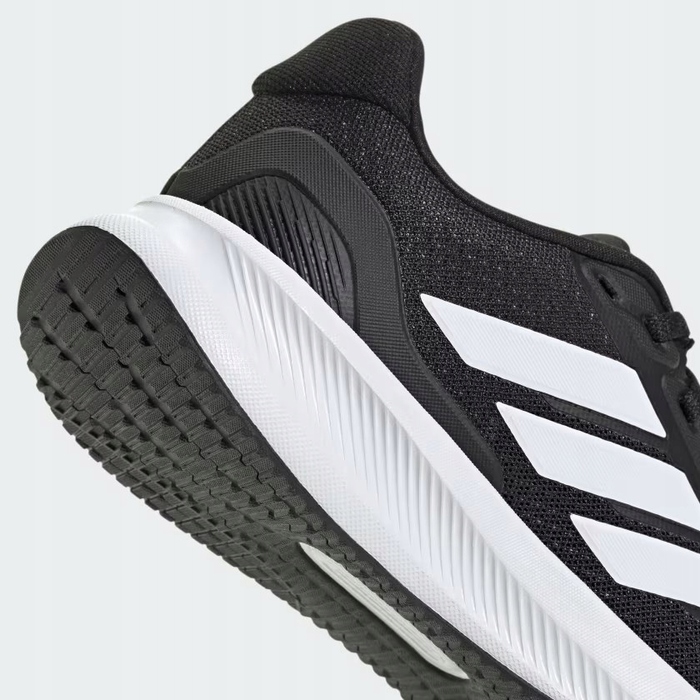 Жіночі кросівки для бігу adidas Runfalcon 5 W, чорно-білі (IE8589), розмір 36 2/3