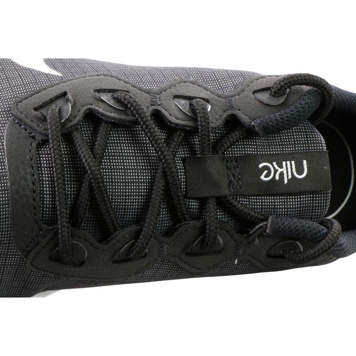 Чоловічі кросівки Nike Explore Strada чорного кольору, 42.5 EU