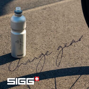 Алюмінієва спортивна пляшка для води SIGG Move MyPlanet 0,75 л, ультралегка, BPA-free, сертифікат KlimaPartner, вироблено у Швейцарії