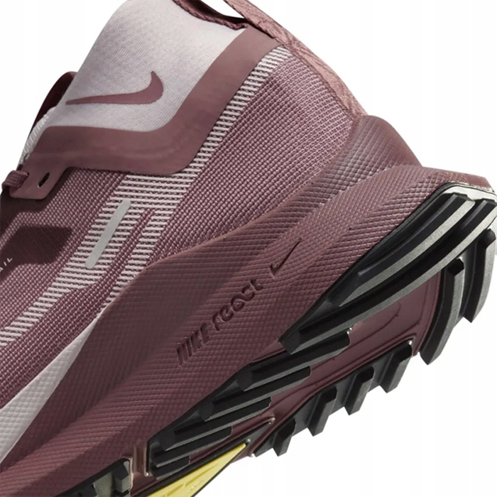 Жіночі водонепроникні кросівки для бігу Nike React Pegasus Trail 4 GTX, р. 36,5