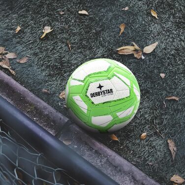 Футбольний м'яч Derbystar Street Soccer, розмір 5, для вулиці, біло-зелений, яскраві кольори