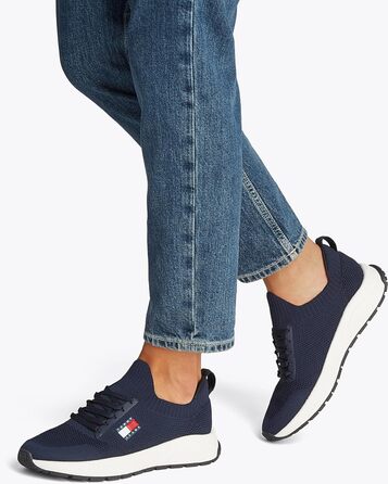 Футболка Tommy Jeans Runner Knitted чоловіча (40 EU, Темно-синій)