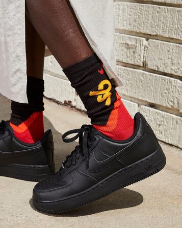 Кросівки Nike Air Force 1 для жінок, білі (39 EU, чорний)