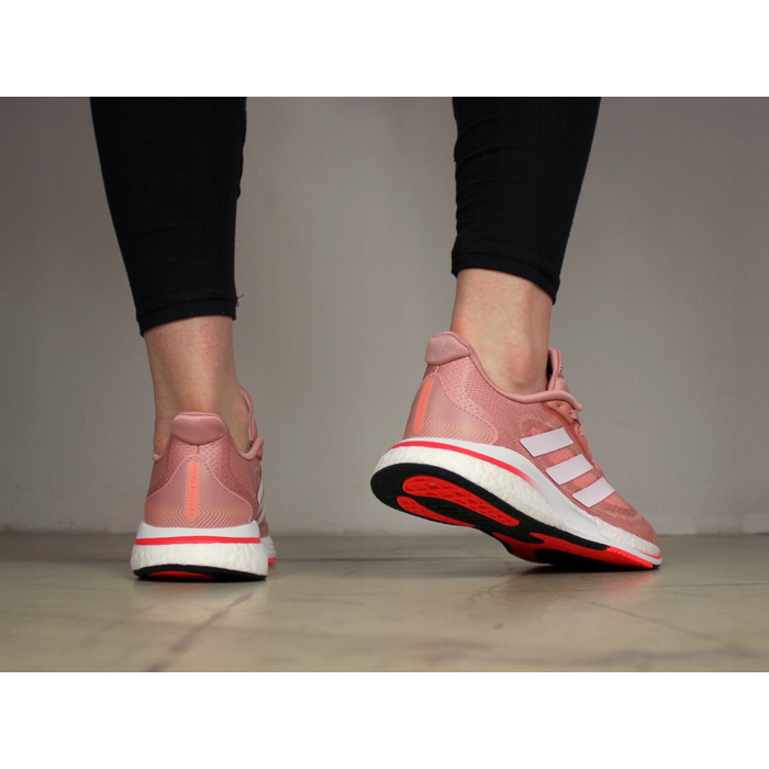 Жіночі спортивні кросівки Adidas, розмір 37 1/3