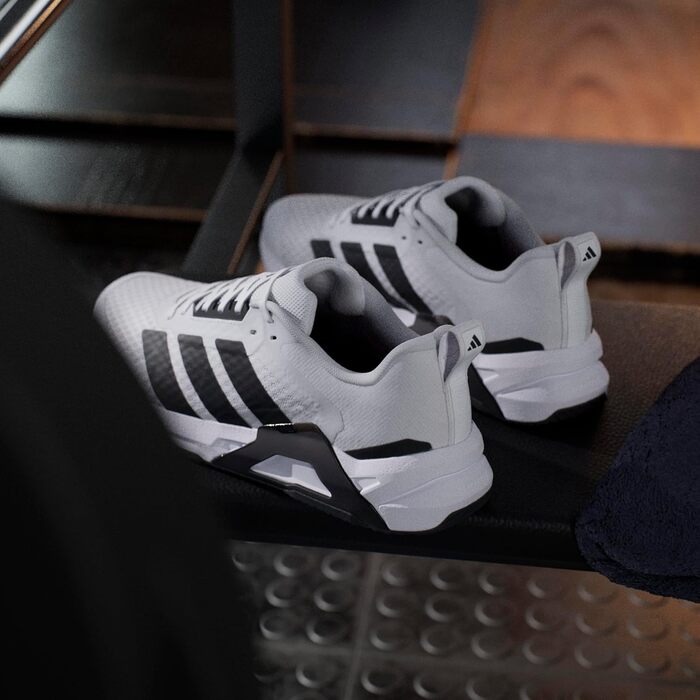 Кросівки Adidas Dropset Control Trainer 50 EU, Білий/Чорний/Червоний