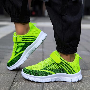 Дитячі спортивні кросівки для хлопчиків та дівчаток - універсальні, зручні, з підошвою з товстим шаром, антиковзаючі, на липучці, зелені, розмір 30 EU (2024)