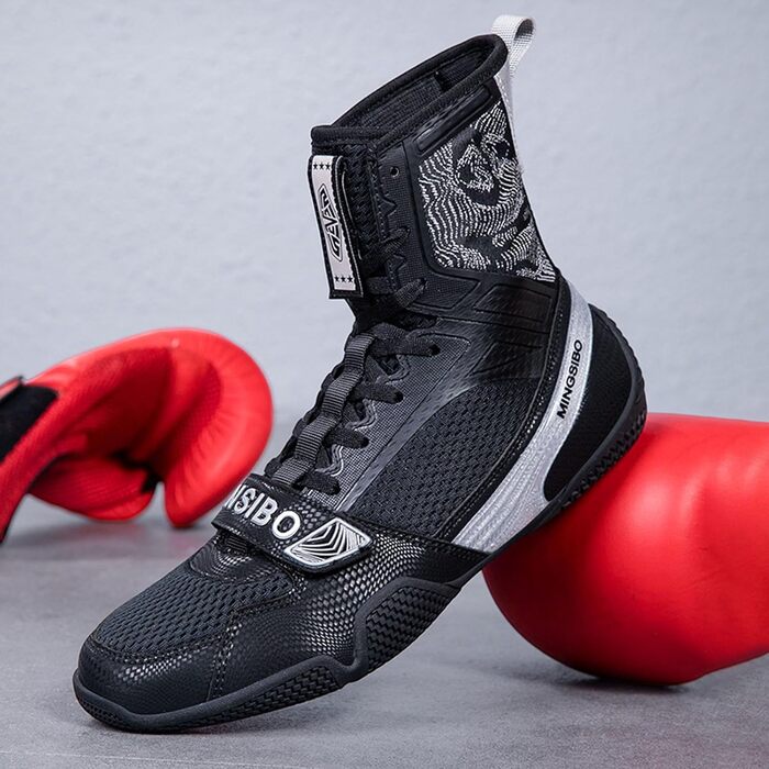 Чоловічі боксерські черевики BLBK для боротьби, кікбоксингу, муай-тай, спарингу та тренувань. Дихаючі боксерські черевики для чоловіків та юнаків. Білий золотий колір (38 EU, чорний/срібний)