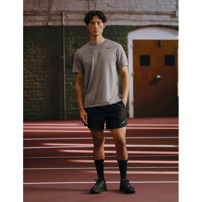 Кросівки Nike Downshifter 13 для чоловіків, 42.5 EU, сірий вугільний, чорний, сірий вовчий