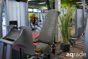 Спортивне рушник для фітнесу AQGRADE з фіксацією, 120x50 см, бавовна, сірий XL