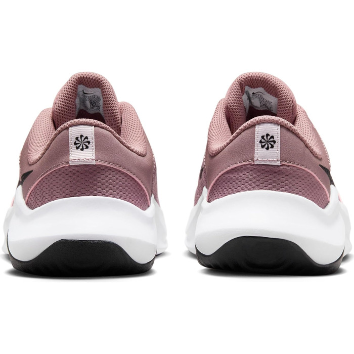 Жіночі кросівки Nike Legend Essential 3 NN для тренувань (39 EU, Smokey Mauve Black White Platinum Violet)