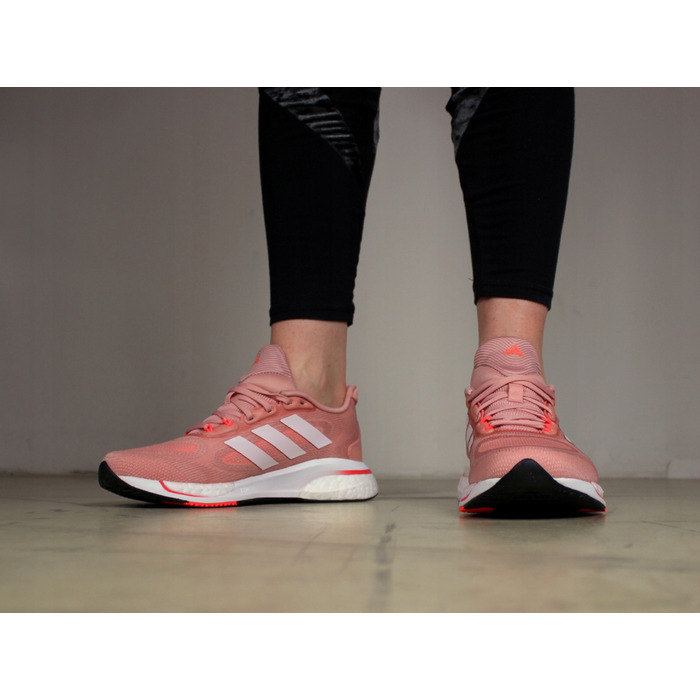 Жіночі спортивні кросівки Adidas, розмір 37 1/3