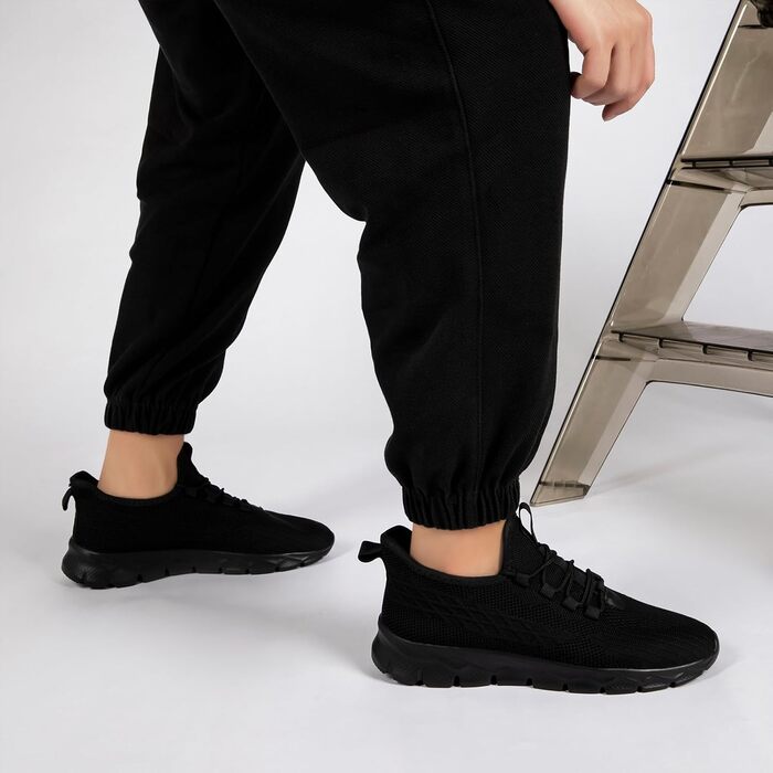 Чоловічі кросівки для бігу та фітнесу. Модель для вулиці та ходьби. Чорний колір, 49 EU