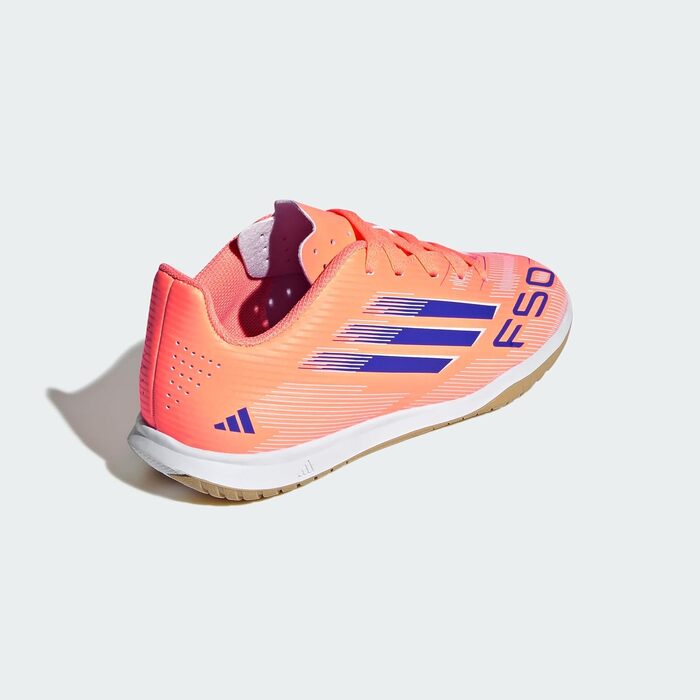 Дитячі футбольні бутси adidas F50 Club Indoor для залу, розмір 31 EU, кольори: Beam Orange, Lucid Blue, Cloud White