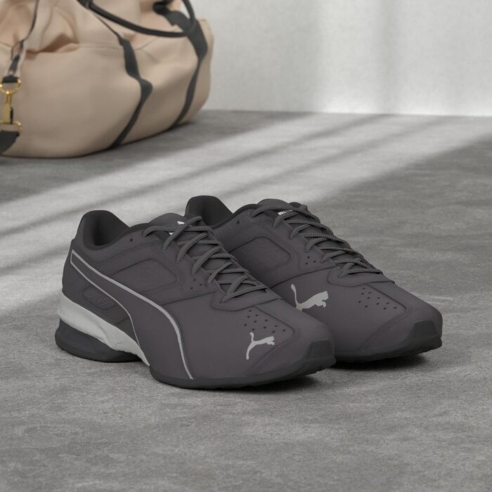 Кросівки Puma Axelion для чоловіків, 44 EU, срібного кольору