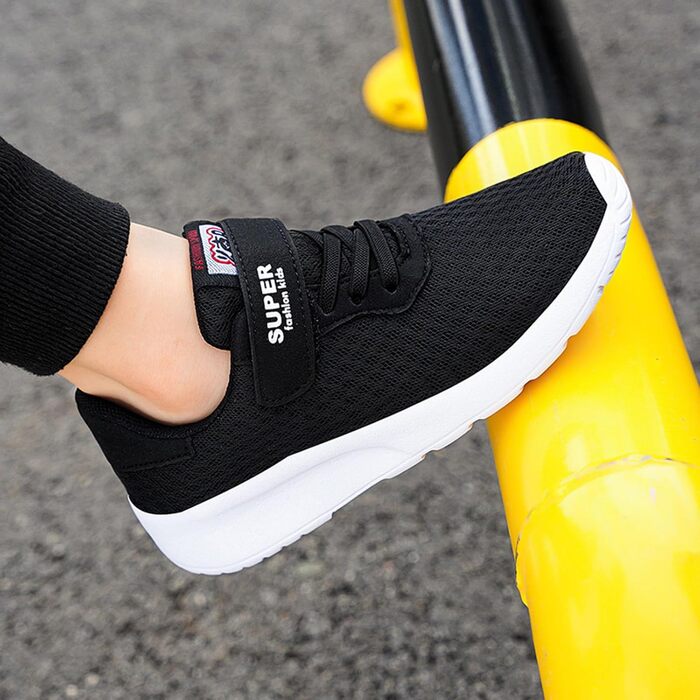 Дитячі кросівки з світлою підошвою - зручні та легкі спортивні кросівки для хлопчиків та дівчаток, розмір 39 EU, чорний колір