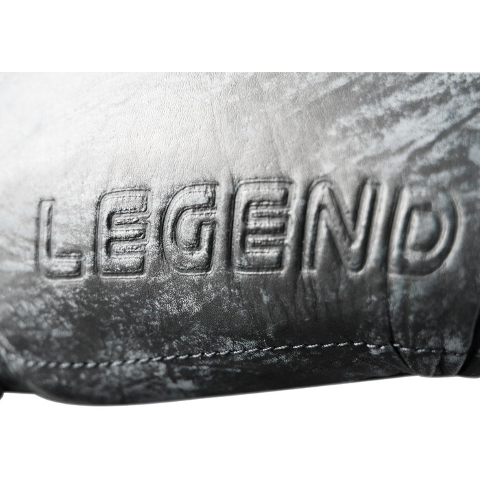 Боксерські рукавички FOX-FIGHT Legend: шкіряні, для тривалого використання, захист та стабільність. Підходять для боксу, кікбоксингу, муай-тай, тренувань, спарингу та MMA. Розміри: 10, 12, 14, 16 OZ, чорний колір.